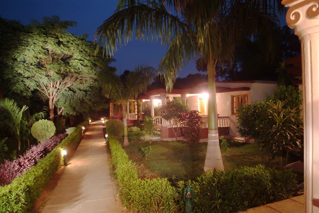 Tiger'S Den Resort Bandhavgarh National Park Exterior foto