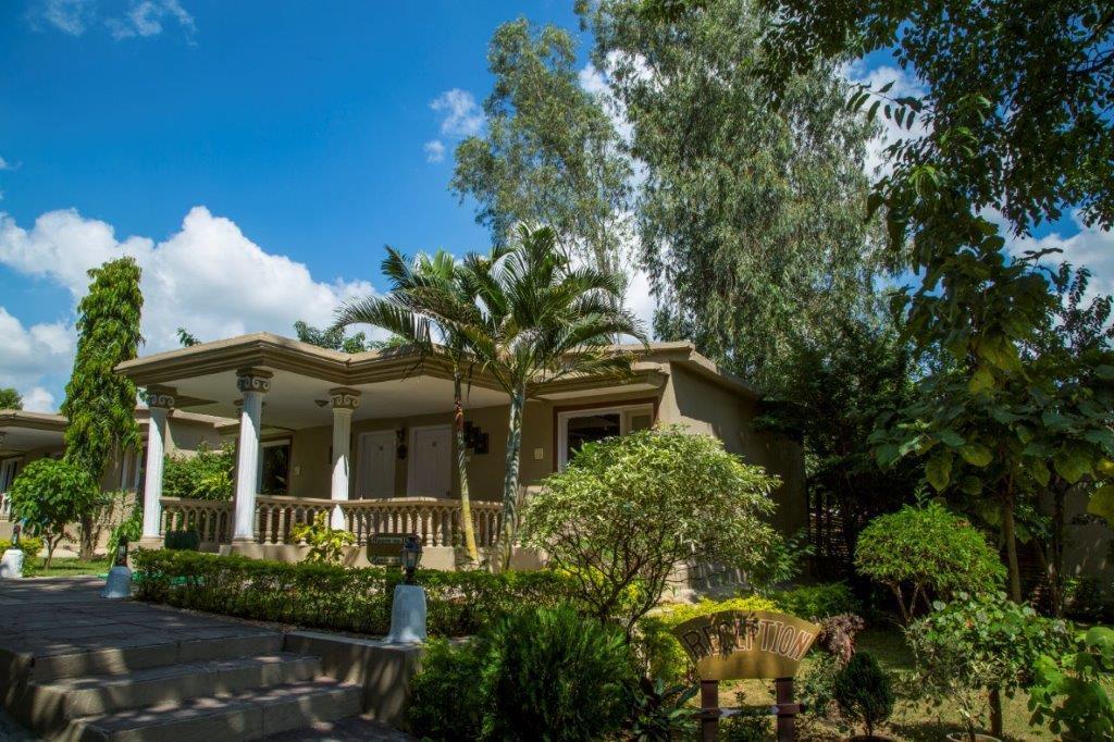Tiger'S Den Resort Bandhavgarh National Park Exterior foto